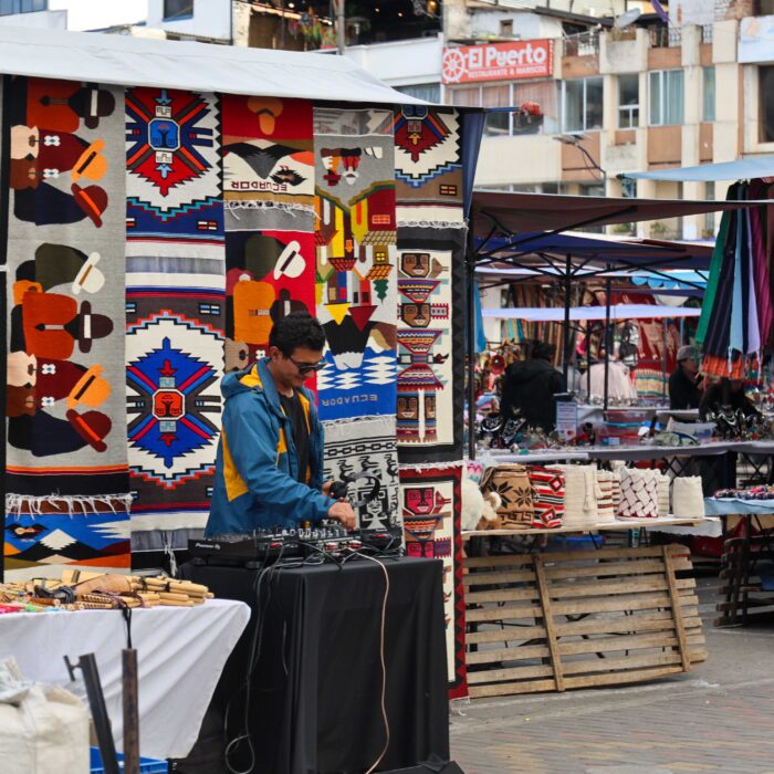 6Otavalo mercato dj